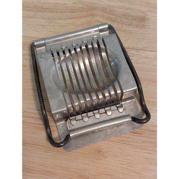 Vintage Aluminum & Steel Wire Hard Boiled Egg Slicer Excellent Working Condition - Picture 1 of 4